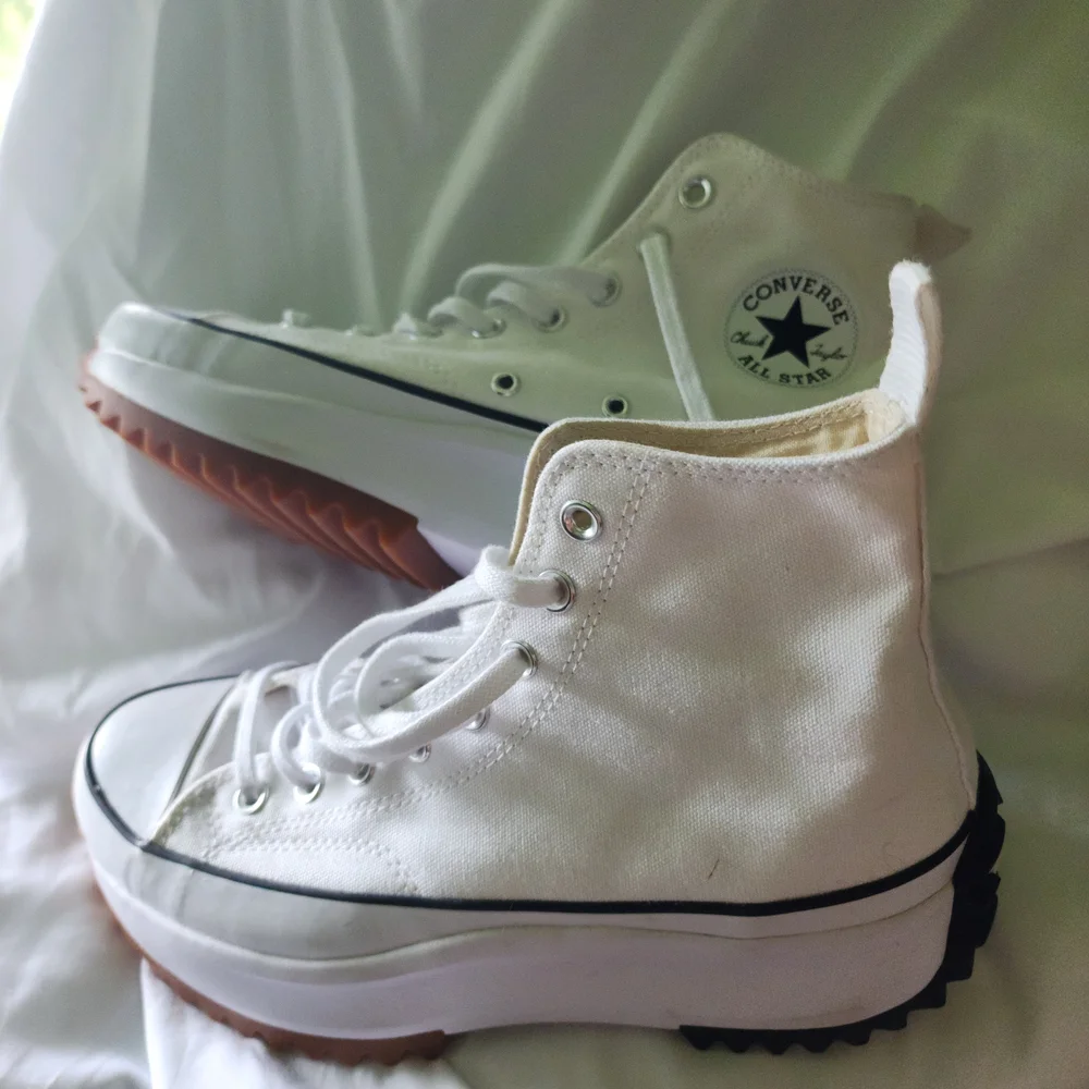 Converse White and Black High-Top Run Star Hike Canvas Platform Sneakers - Picture 4 of 5